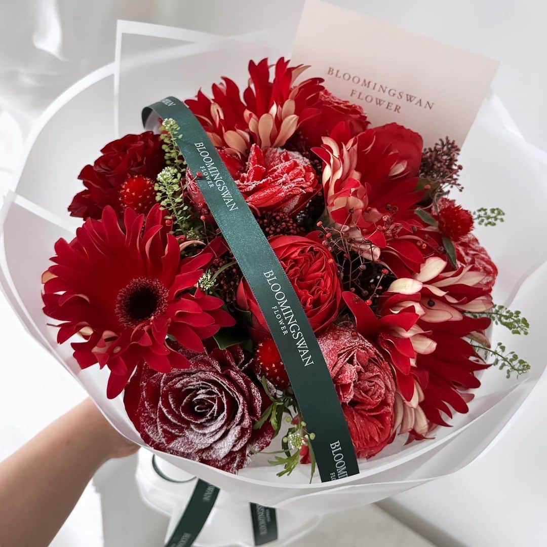 Florist.janeのインスタグラム：「#블스크리스마스 🧑🏻‍🎄   📞02.511.3109 💬카카오톡 janejoung310 💬문자 01028907799 🌸강남구 논현동 219-6번지 1층 핑크색 꽃집」