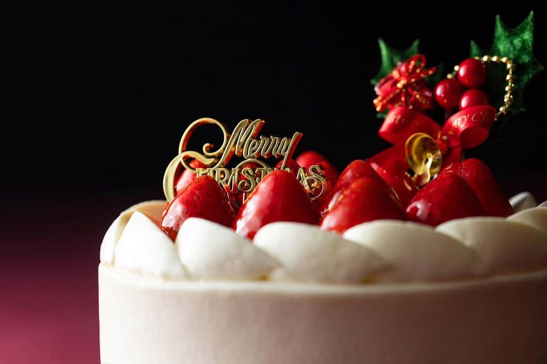 横浜ベイホテル東急［公式］のインスタグラム：「// 定番のいちごのショートケーキやモンブランなど、4種のクリスマスケーキをご用意いたしました。  ご家族・ご友人とのクリスマスパーティーに。 味わい深いケーキとともに特別なひとときを お過ごしください🎄 . #クリスマスケーキ #クリスマス  #ソマーハウス #ホテルスイーツ  #クリスマスパーティー  #ケーキ #スイーツ  #スイーツ好きな人と繋がりたい  #christmascake #christmas  #sweets #cakes #sweetstagram  #hotelsweets  #横浜ベイホテル東急  #みなとみらい #横浜  #みなとみらい線フォト散歩  #yokohamabayhoteltokyu  #yokohama #myyokohama」