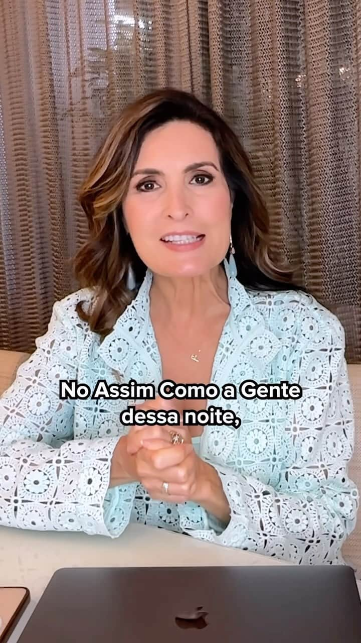 ファチマ・ベルナルデスのインスタグラム：「O nosso papo hoje é com @mariaritaoficial e @leandraleal . Duas mulheres com muito a trocar sobre terem seguido a profissão das mães. Quais as dores e as delícias de serem filhas de Elis Regina e Ângela Leal? Nao perca o #AssimComoAGente no @gnt, hoje, às 21:30. Tô esperando você.」