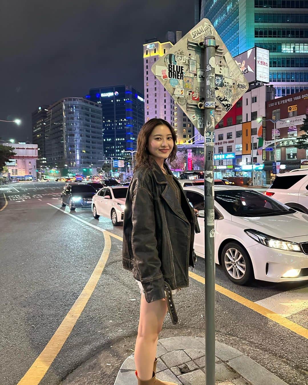 阿部紫夕那のインスタグラム：「. 今日から急に激寒だけど楽しい〜🥶🩵」