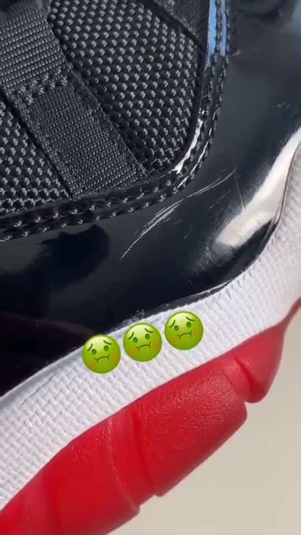 Sneaker News x Jordans Dailyのインスタグラム：「Man shares tip on fixing Air Jordan 11 scratches.⁠  Make sure to follow @jordansdaily for all things Jordan Brand. ⁠ via @sneakerheadinthebay」