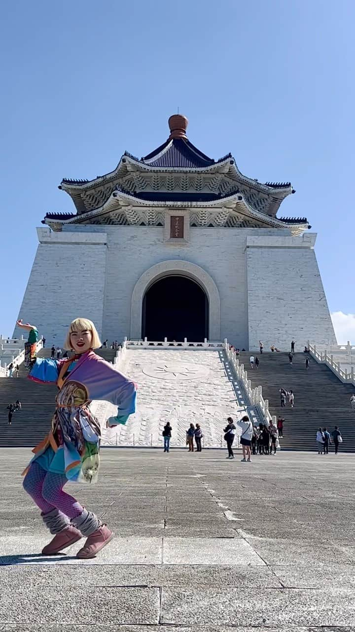 アオイヤマダのインスタグラム：「The Taipei memory🇹🇼 様々な歴史的建造物が興味深かった台北。 街は日本の明治を感じる場所も多かったです。 もっと長く滞在して、台湾を深く知りたいなぁ。 I want to go to Taipei again🥹 我还想再去台北一次 #Taipei #台北 #旅先の音　series」