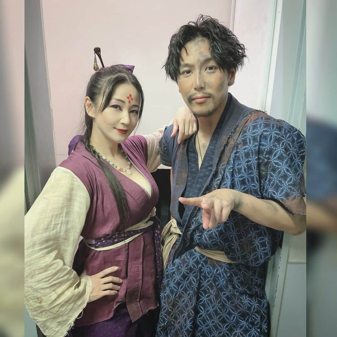 田中香子さんのインスタグラム写真 - (田中香子Instagram)「さあ、火チーム🔥 残す公演はあと一回‼️  杏輔くん演じる 次郎との緊迫の密談は 大好きなシーンです😏  そして楽屋での 舞舞いじめに余念のない伊万里。  火チームでは舞舞、 花チームでは綾乃、 二人のヒロインを 見事に演じわけている BOWの看板女優、藍梨ちゃん✨  #火男の火 #cbgkシブゲキ  #絶賛公演中 #伊万里の火」11月25日 0時03分 - soo.yt