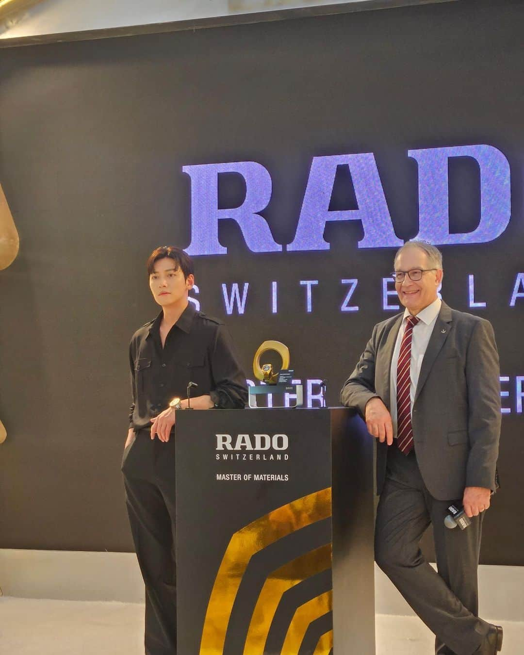 チ・チャンウクさんのインスタグラム写真 - (チ・チャンウクInstagram)「즐겁게 행사 하고 한국으로 돌아가요😎  #RADO #MALAYSIA」11月25日 0時18分 - jichangwook