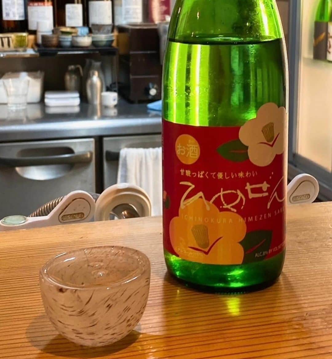 石津香織さんのインスタグラム写真 - (石津香織Instagram)「. ここは、 毎月、楽しみに お伺いしている だいどこなかさん♥️  @daidoko.naka   今日は、 息子と 楽しんできました。^ - ^  毎回 感動の6品で 3300円😃  倍の6600円でも、 お安いくらいの クオリティ🍾♥️😍  日本酒🍶が、 好きな息子は、 オーナーさんが お料理に 合わせてくださる 日本酒🍶に 感動😃  絶妙な ペアリング🍶  お料理6品 お酒🍶6種類で 6300円  安すぎる^ - ^ ほんまオススメ♥️ ぜひぜひ 行ってみてねー^ - ^  大阪難波から、 徒歩10分  大国町駅🚉 徒歩5分  難波ハッチの すぐそば @daidoko.naka   今日も、 幸せ時間を ありがとうございました。😊  @daidoko.naka   PR @daidoko.naka #だいどこなか #難波グルメ #こだわり日本酒 #大国町グルメ #日本酒居酒屋 #和食コース #和食ディナー #なにわグルメ」11月25日 0時23分 - kaori.ishizu