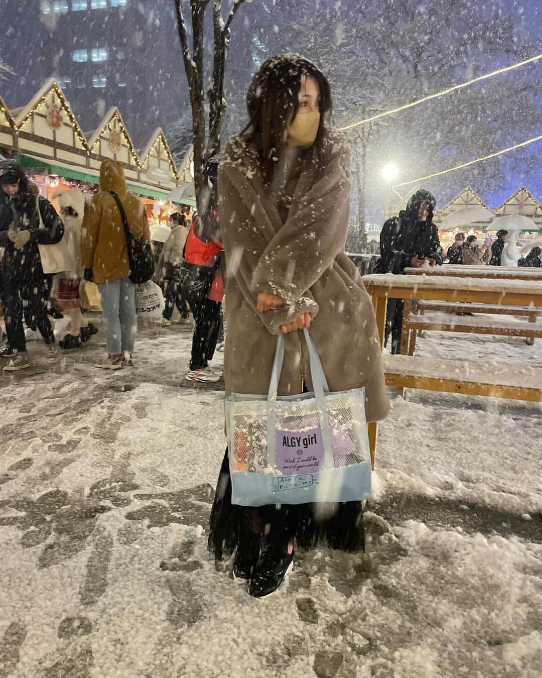 三好絵梨香さんのインスタグラム写真 - (三好絵梨香Instagram)「朝と夜で別世界⛄️ 同じ日なのに帰りは雪が凄かった❄️  長い冬のスタート🫣❄️」11月25日 0時30分 - erika.miyoshi