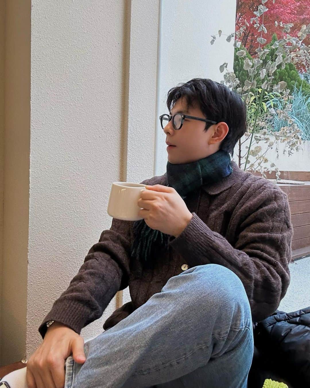 ディノのインスタグラム：「다들 옷 따숩게 입고다니세요🧣」
