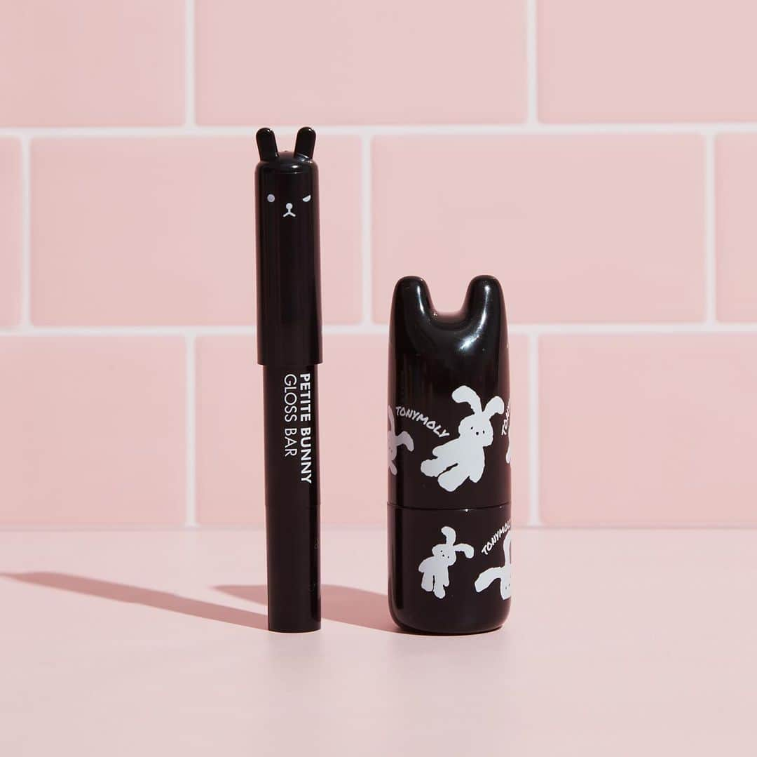 TONYMOLY USA Officialのインスタグラム：「🖤✨New Black Bunnies for Black Friday!✨🖤 Our bestselling Petit Bunny Gloss Bar now comes in a new shade – Black berry! This seriously adorable gloss bar adds a sheer black tint for a touch of mystique. Wear it alone or layer over a tint for extra shine! Our new Cutie Bunny Pocket Bunny Perfume Bar, with top notes of peach and lime, floral middle notes of jasmine and violet, and a woodsy base of sandalwood and musk. Act fast - they won't last long! 🐰🩷💫 #xoxoTM #TONYMOLYnMe #blackfriday2023」