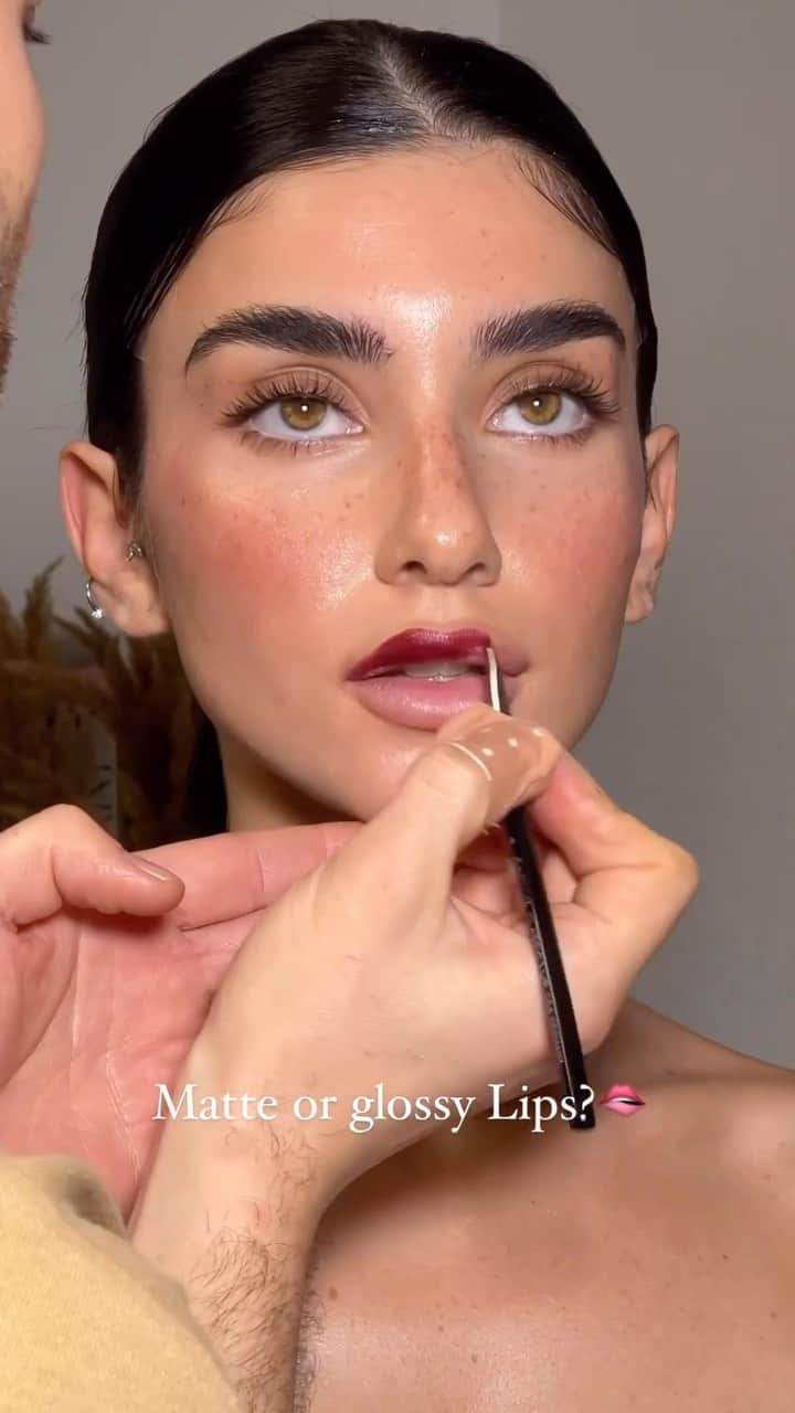 wakeupandmakeupのインスタグラム：「Matte or glossy? 🤩🥹🫶🏼   @florian_fuell  Beauty @3brardilan」