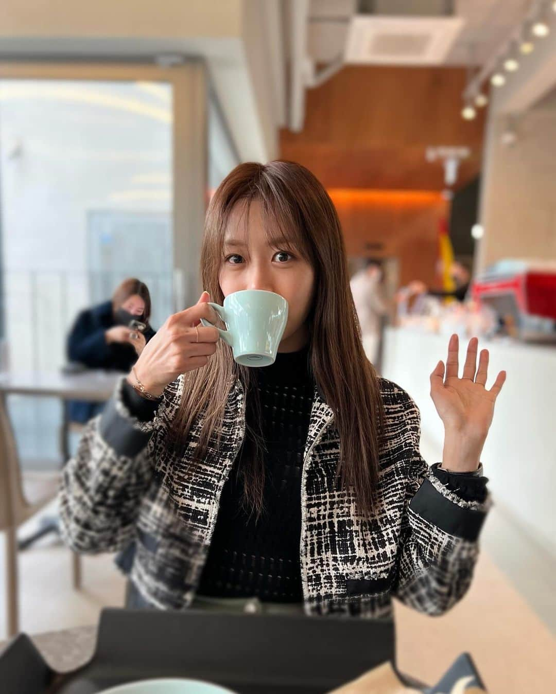 ソン・ダウンさんのインスタグラム写真 - (ソン・ダウンInstagram)「☕️」11月25日 0時49分 - da.eun.da.eun