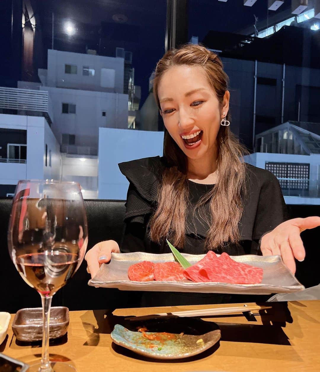 庄司ゆうこさんのインスタグラム写真 - (庄司ゆうこInstagram)「日本大会翌日に茨城県のイーグルポイントでゴルフ⛳️笑 ストーリーでアップしていたらみんなに元気過ぎるって突っ込まれまくりでした🤣 @minamizukawa みなみちゃん誘ってくれてありがとー❣️ ランチはガッツリトンカツ食べて夜はよろにくでお肉に冷麺にかき氷と食べまくり😆 大好きな友達とゴルフしてお肉食べて、落ち込んでたはずがすぐ元気になりました😆私って単純🤣 #ゴルフ#ゴルフ女子#ゴルフウェア#ゴルフコーデ#ジュンロペ#とんかつ#焼肉#よろにく#お肉大好き #お肉好きな人と繋がりたい #ゴルフ好きな人と繋がりたい」11月25日 0時58分 - yuko.shoji
