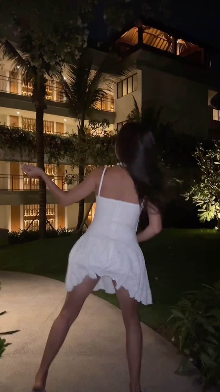 チャン・スンヨンのインスタグラム：「SEGARA NIGHT 🪻  🎤@denisejvlia」