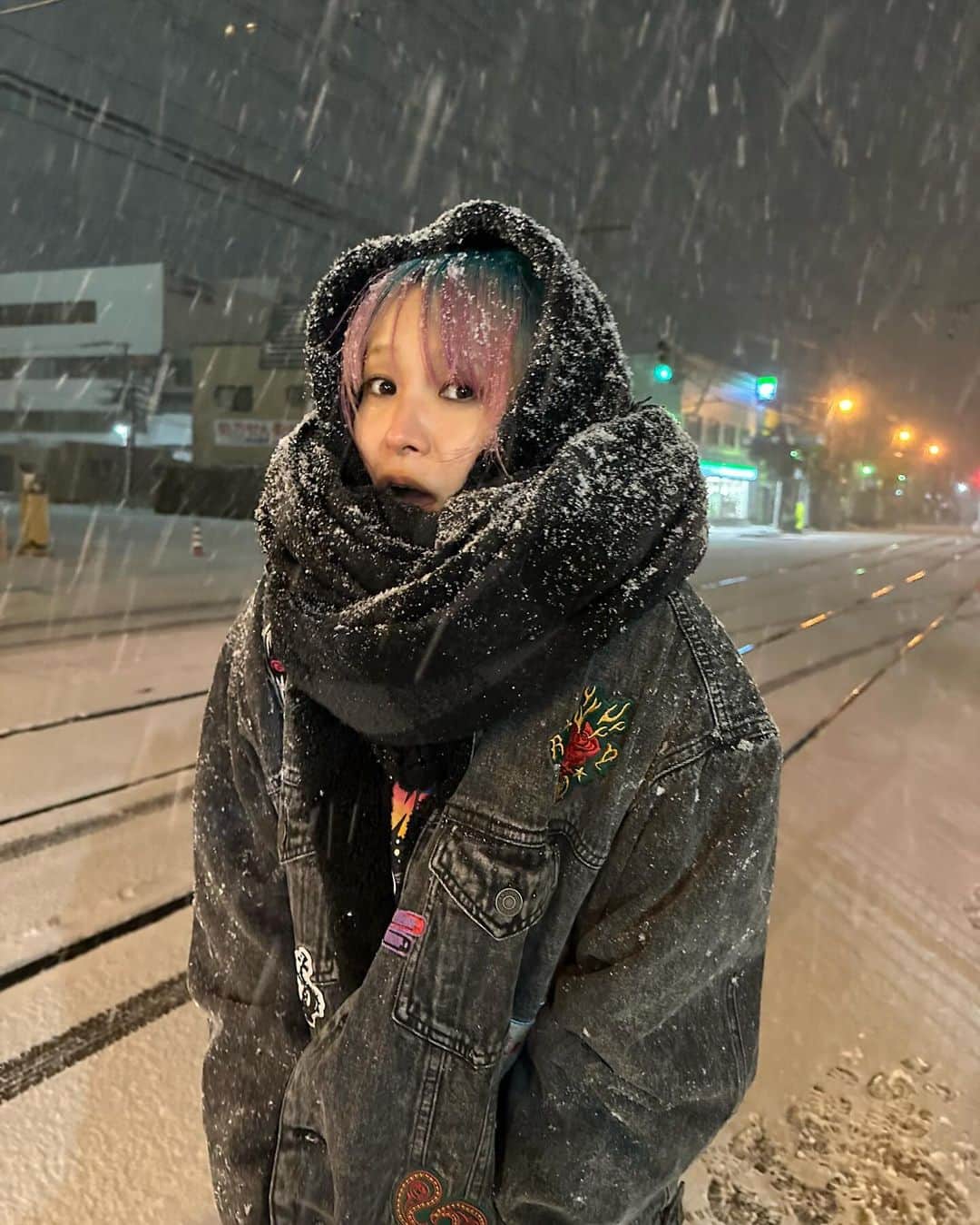 LiSAさんのインスタグラム写真 - (LiSAInstagram)「さむすぎてもはやゆきだるま凍る☃️ #LANDERツアー #函館」11月25日 0時51分 - xlisa_olivex