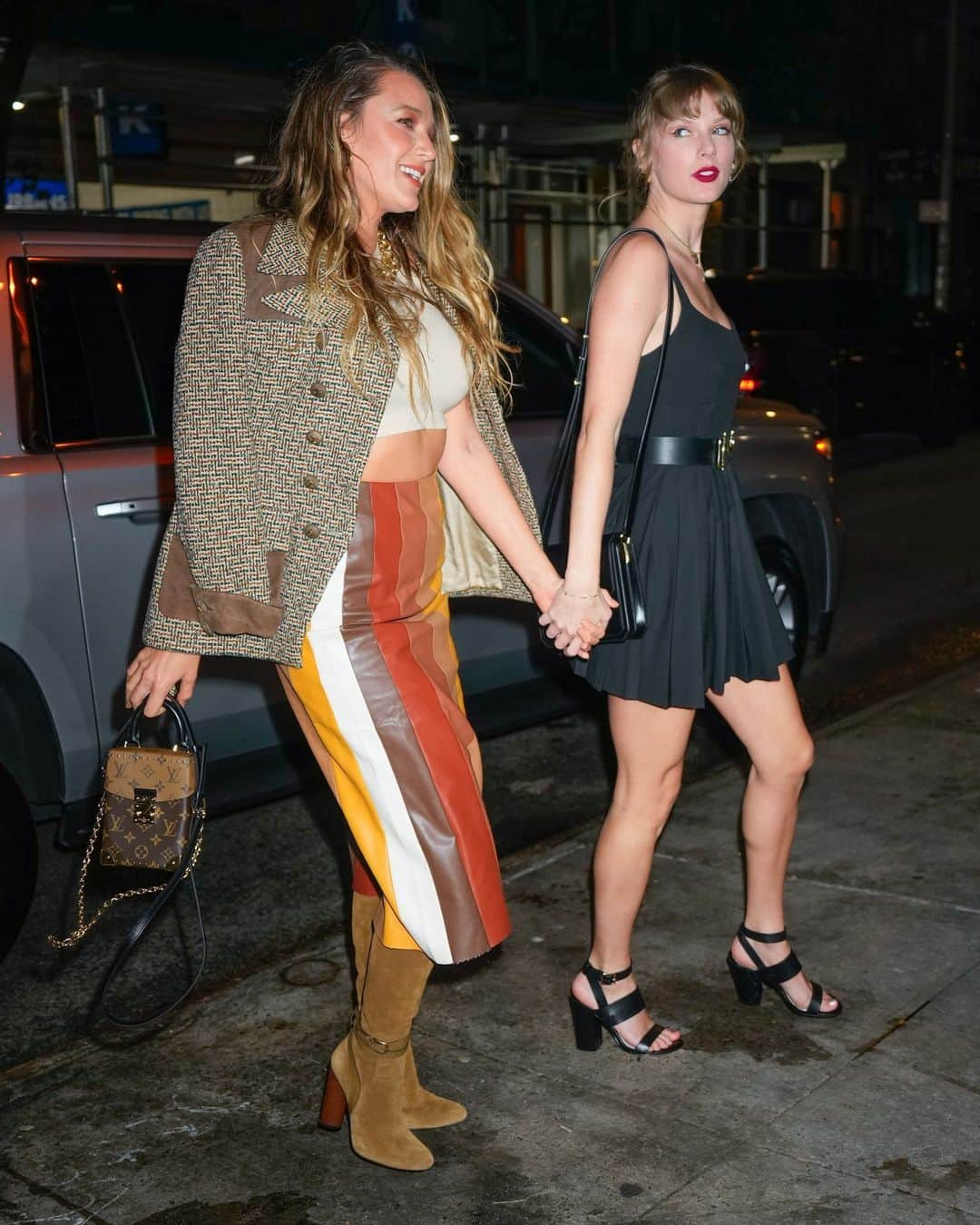 E! Onlineさんのインスタグラム写真 - (E! OnlineInstagram)「A toast to Taylor Swift's friends. 🥂 We're #ThankfulFor the return of the girl squad. (📷:Instagram/Getty/SplashNews)」11月25日 1時30分 - enews
