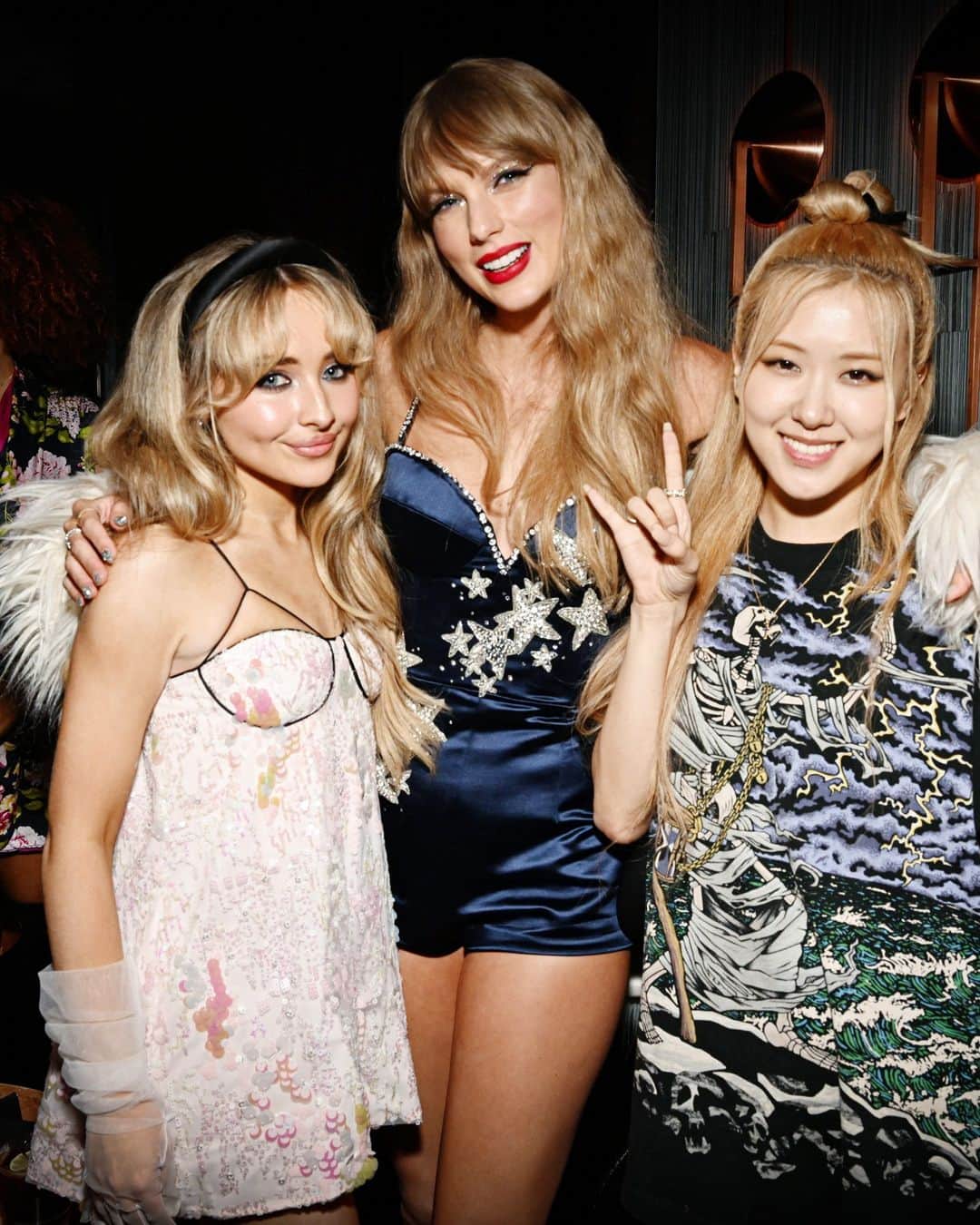 E! Onlineさんのインスタグラム写真 - (E! OnlineInstagram)「A toast to Taylor Swift's friends. 🥂 We're #ThankfulFor the return of the girl squad. (📷:Instagram/Getty/SplashNews)」11月25日 1時30分 - enews