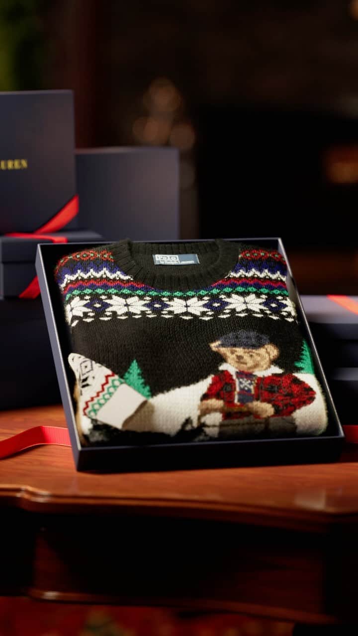 Polo Ralph Laurenのインスタグラム：「The #RalphLauren New York City flagship is virtually reimagined in the spirit of the holidays.  This season, enjoy our bespoke gifting services with the purchase of our #RLHoliday styles, including sweaters featuring our iconic #PoloBear.   Discover #RLGifts via the link in bio.  Music by DJ Harrison – “Christmas Time Is Here”  #PoloRalphLauren #PoloRLStyle」