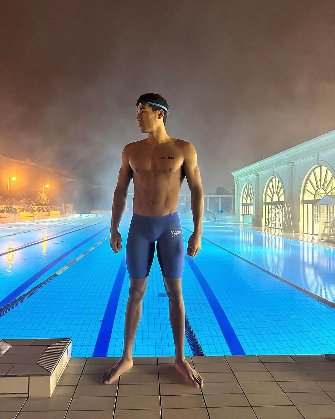 スピードさんのインスタグラム写真 - (スピードInstagram)「He appeared out of the mist like a conqueror ready to reign the pool! 👑  @carl_atk in Fastskin 2.0 🔥  #FastskinLZR @etoiles92natation」11月25日 1時21分 - speedo