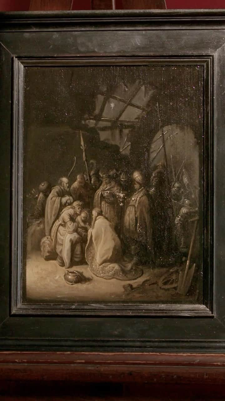 サザビーズのインスタグラム：「Almost entirely unseen since the 1950s, Rembrandt’s monochromatic panel painting depicting The Adoration of the Kings was overlooked for decades. Now, following an 18-month research programme conducted by Sotheby’s, it is widely recognized as a work of great significance in the artist’s early career.   Most likely executed circa 1628, infrared imaging reveals numerous changes in the composition as Rembrandt worked and reworked the scene, using a sharp point—possibly an etcher’s burin—to bring out the full potential of the subject. Art historian @andrew.graham.dixon talks us through the anatomy of this rediscovered artwork.  Watch the full video in our link in bio ahead of the Old Master & 19th-Century Paintings Evening Auction at #SothebysLondon on 6 December. #SothebysOldMasters #Rembrandt」