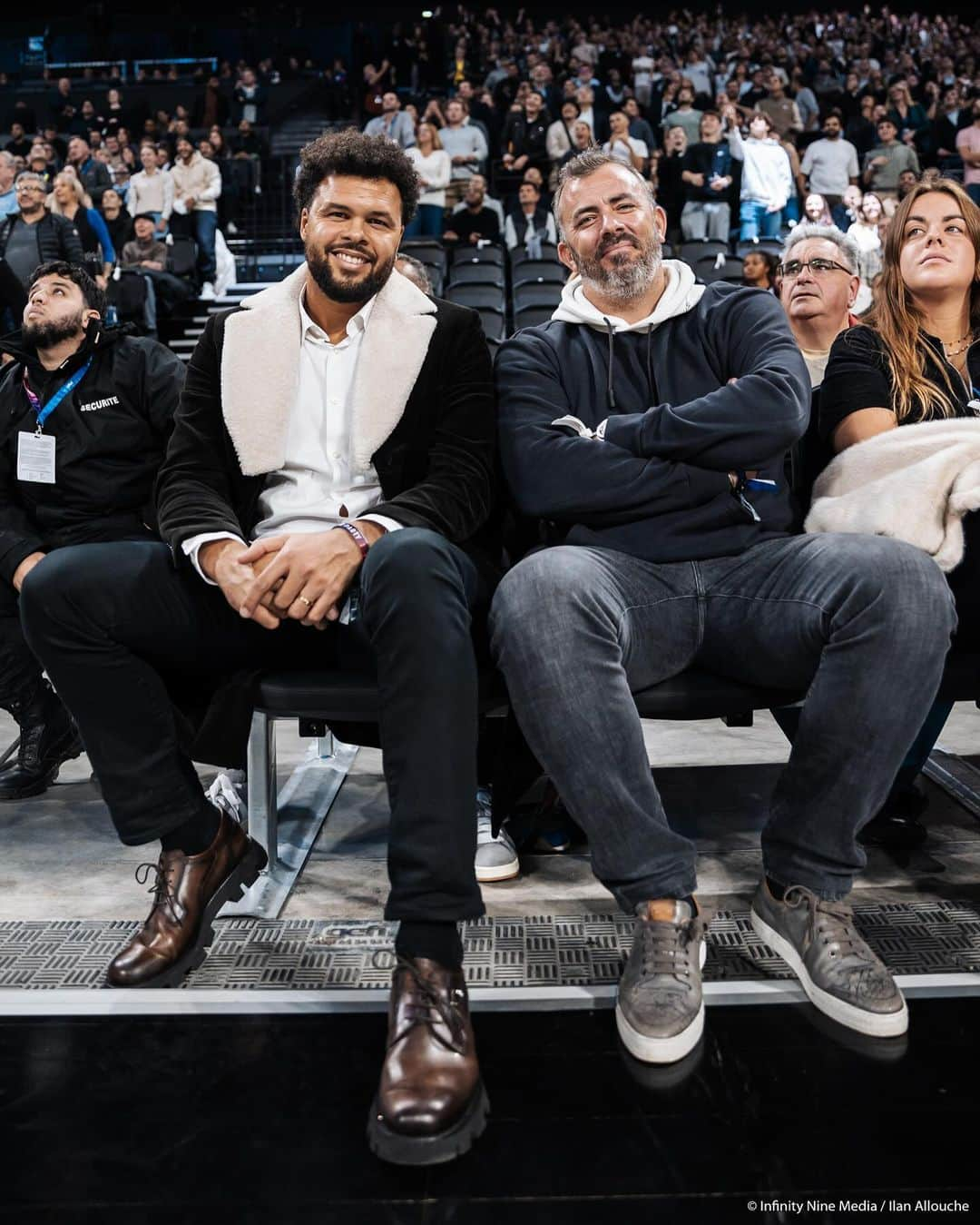 ジョー＝ウィルフリード・ツォンガのインスタグラム：「Une 𝘀𝘂𝗽𝗲𝗿𝗯𝗲 première soirée à la @ldlc_arena 🤩 👏  📸 @infinityninemedia  #TsongaTeam」