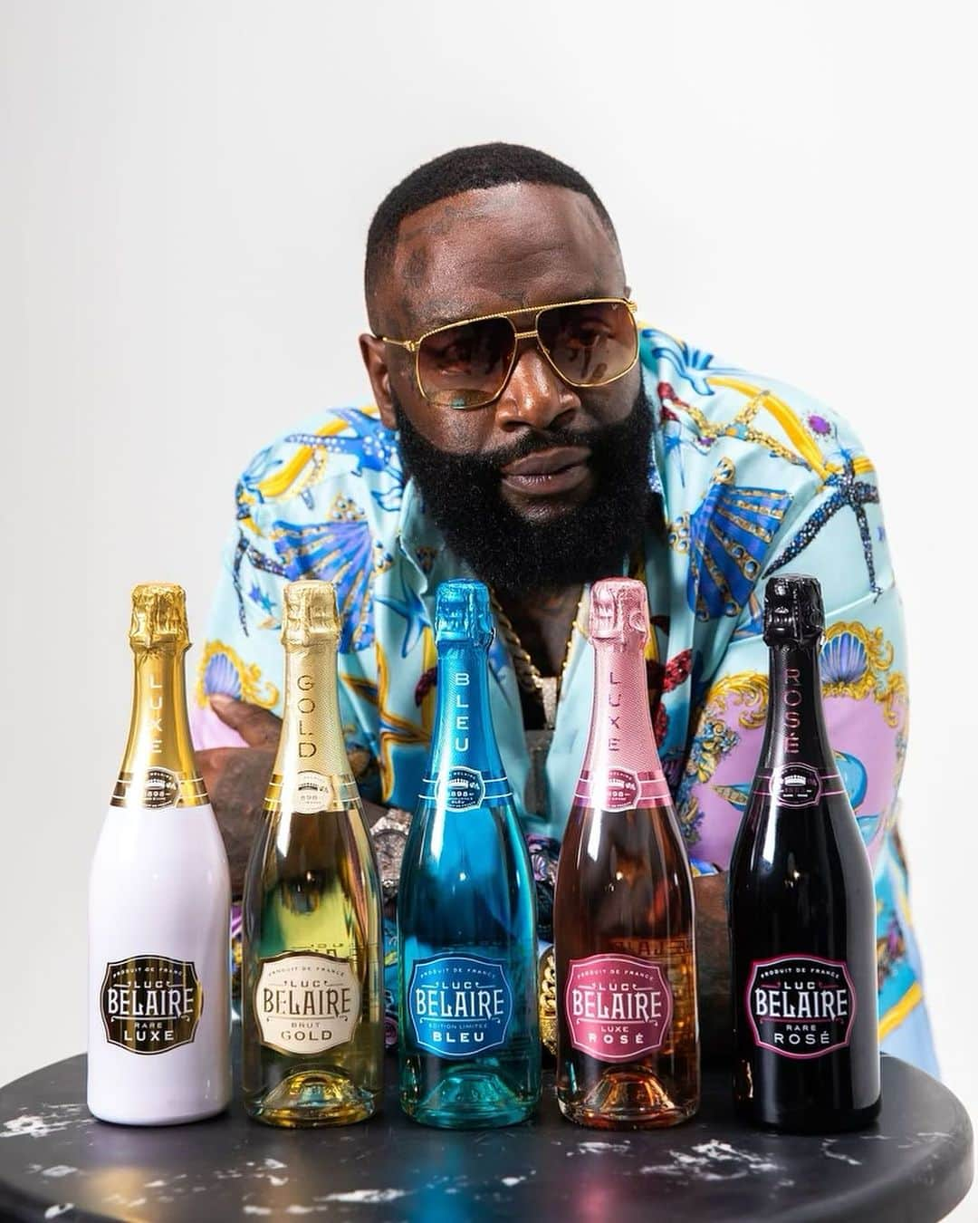 リック・ロスさんのインスタグラム写真 - (リック・ロスInstagram)「On BLACK FRIDAY we Go BIG 🍾🍾🍾 @officialbelaire 🥂the FINEST 🌎  ‘TOO GOOD TO BE TRUE’ OUT NOW! @meekmill   #rp #friends #love #mmg」11月25日 1時57分 - richforever