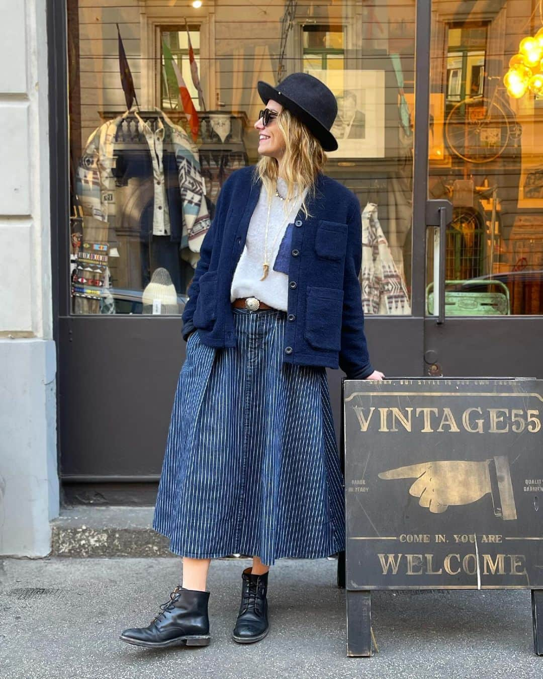 ヴィンテージ55さんのインスタグラム写真 - (ヴィンテージ55Instagram)「Here’s our F/W skirt, made of one of our favourite and iconic fabric, denim pinstripe. Check out also the latest selection of @sharu.it pieces in our stores!」11月25日 2時00分 - vintage55official