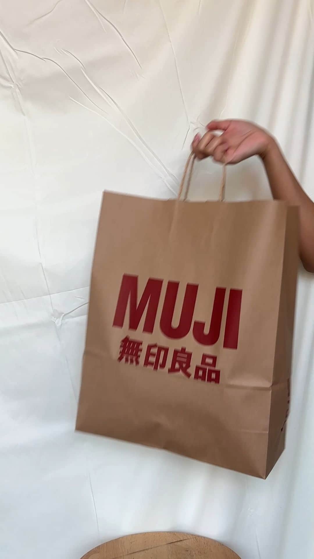 MUJI USAのインスタグラム：「Run, don't walk—the biggest day of the year is finally here 🛍️   Shop everything you need & exclusive Black Friday deals in stores and online, or tap our Black Friday Highlight for more details. Happy shopping!   #MUJI #MUJIUSA #BlackFriday」