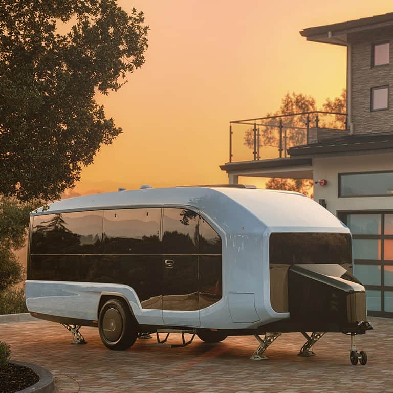 Design Milkのインスタグラム：「Designed by tech wizards from Apple, Tesla, + more, the @pebblenow Flow is the future of road-tripping! 🚐 Redefining travel + defying expectations, this comfy, high-tech home on wheels comes complete with an auto-aligning hitch, dual-motor assist, + a fully stocked kitchen ready for any campsite feast. \\\ See more about it at the link in bio. 🔗」