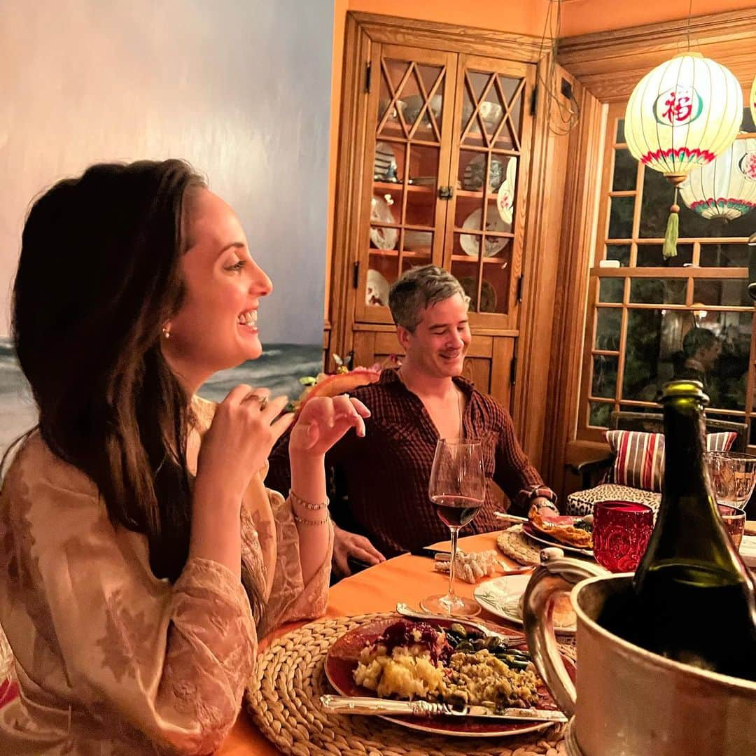 クリスティ・ブリンクリーさんのインスタグラム写真 - (クリスティ・ブリンクリーInstagram)「I’m thankful for my family,my friends near and far, and the good health we all share. Touch wood, no jinx!  I’m also thankful that I’m grateful every other day of the year too. I think it’s the secret to a happy life! And on this historic day today, I’m thankful that 25 hostages have been released. May this be the start of the path to peace and understanding for Israel and Palestine. ☮️and💟!」11月25日 2時06分 - christiebrinkley