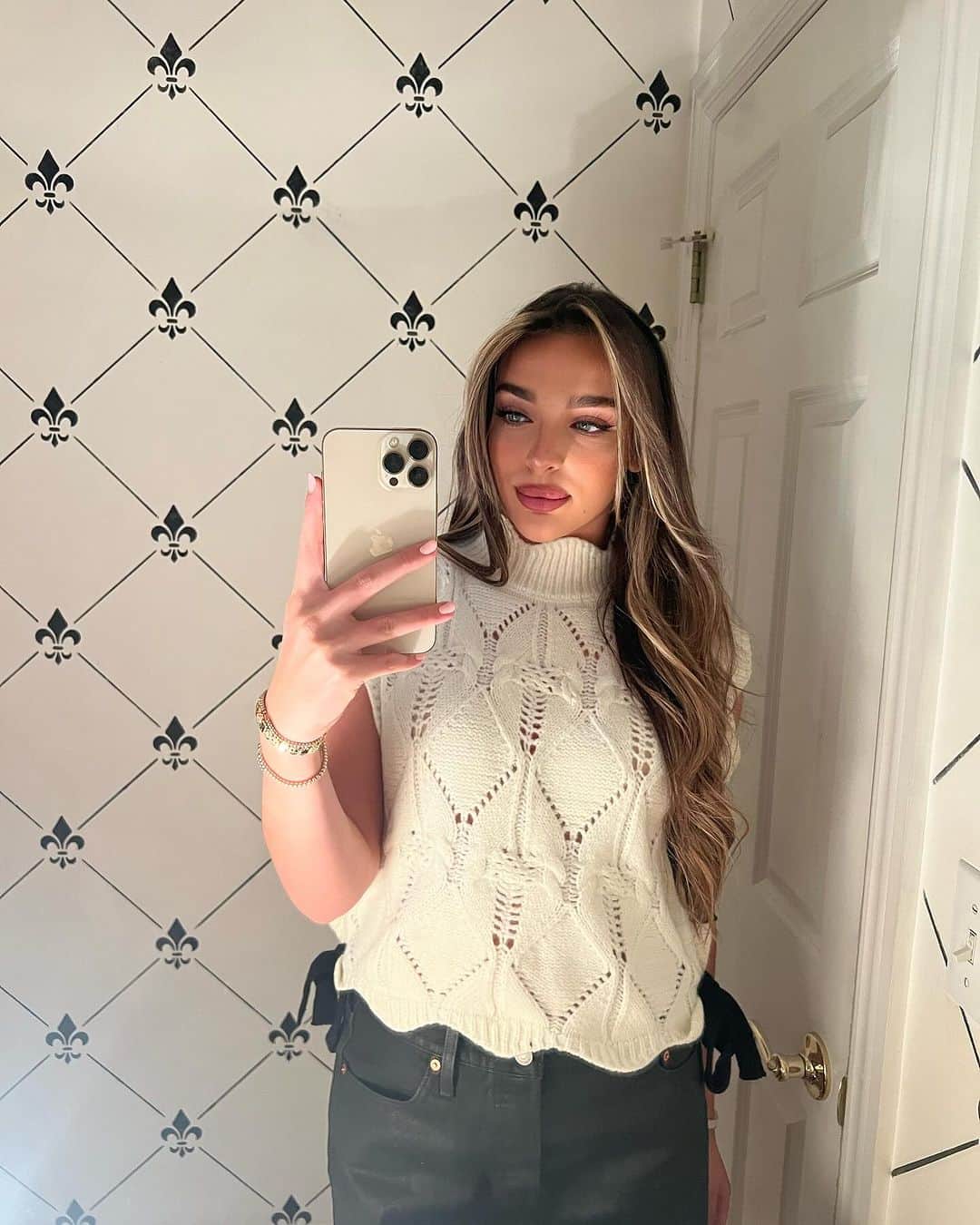 ケンドール・バーツのインスタグラム：「Heart is full🫶🏼🦃🩶」
