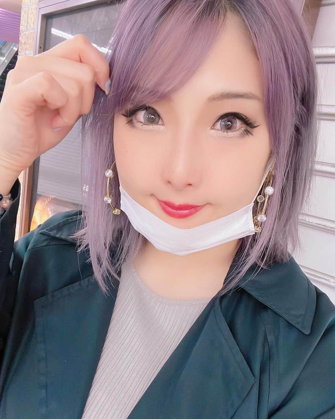 真琴のインスタグラム：「もはや懐かしい、私の髪がムラサキだったとき…💜」