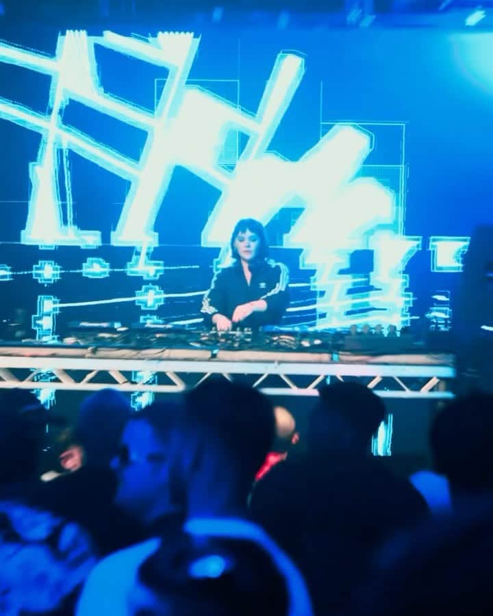 DJ Mel Clarkeのインスタグラム：「I’m back on @datatransmission tonight at 11pm and I’m treating you to the live recording of my set from @virusrecordings x @blackout_music at @thesteelyardldn 🫶🏻 @dnbdt」