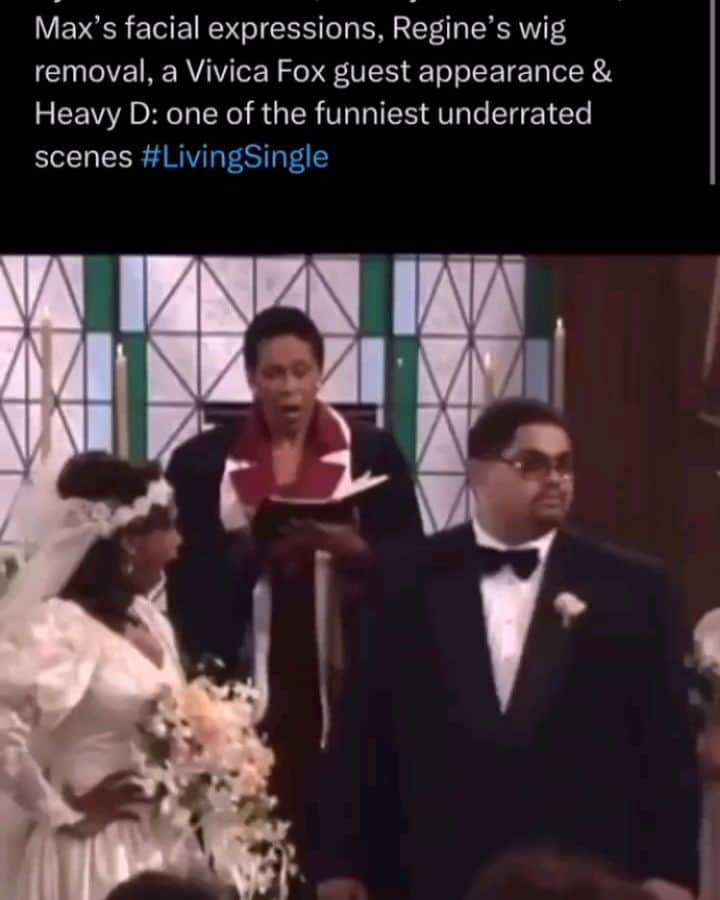 ヴィヴィカ・A・フォックスのインスタグラム：「TGIF Dawlings! #FBF moments from working on the #CLASSIC hit comedy show "Living Single" playing da bride from hell! 🤣 FUNTIMES w LEGEND "Heavy D" #RIP QUEENS @queenlatifah @kimfieldsofficial @erikaalexanderthegreat @kimcoles & more! ENJOY ya weekend dawlings & stay bad 2 da bone! 😘 Thankx 4 da video @thethrowbackkidd #LifeIsGood #GodIsGood #Blessed #Respect #GurlPower #VivicaFoxHair #TeamVivica #TeamFox #MyGrindDontStop #LegitimateCareers #BossMoves #LoveWins #Actress #ClassicBadChicks 🔥🖤💙👸🏽🤑📺🔥」