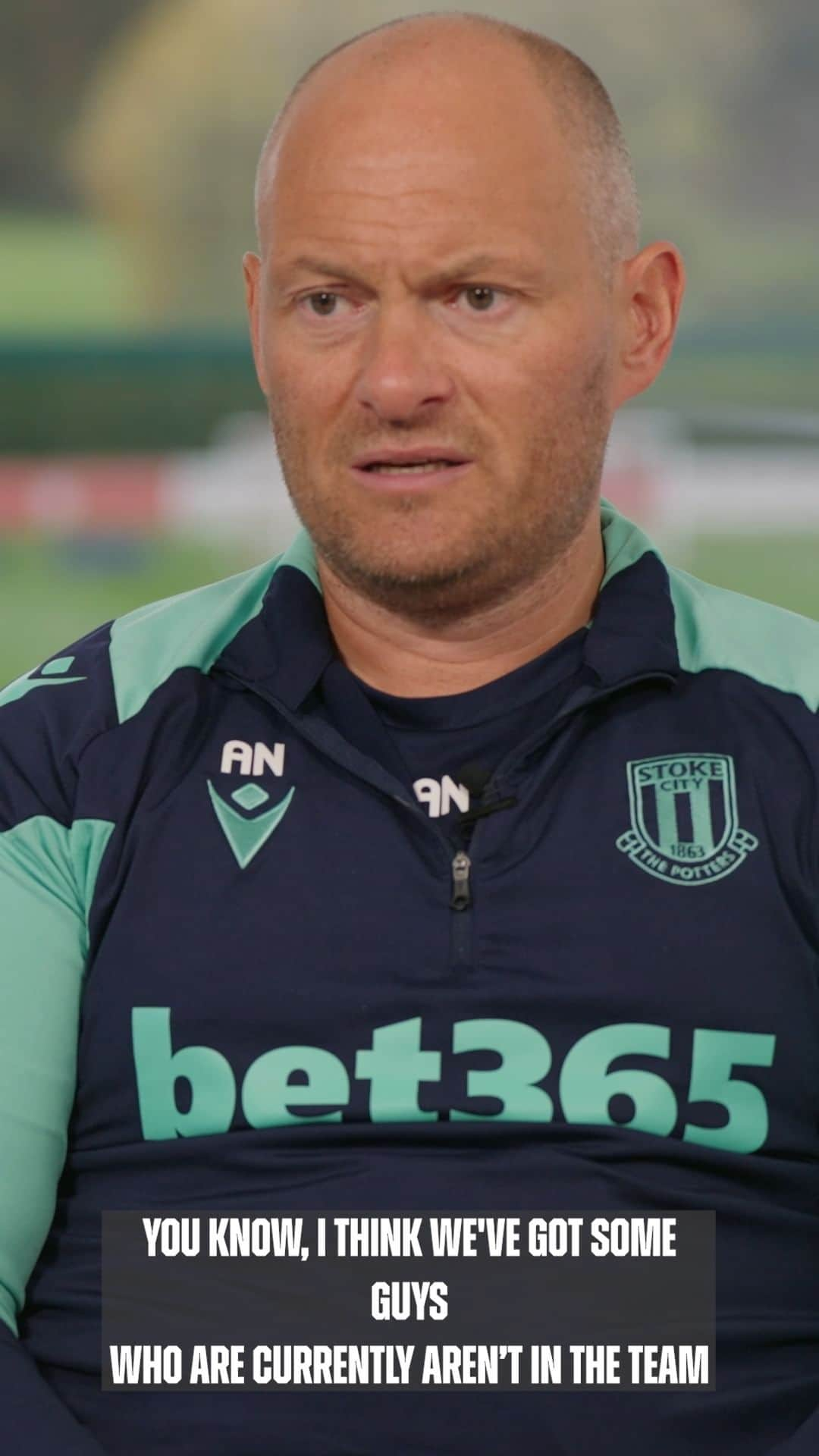 ストーク・シティFCのインスタグラム：「Alex Neil says City approach a block of ten matches in 37 days with belief and confidence following their recent performances.  Watch the full pre-Blackburn preview on YouTube.  #StokeCity #SCFC」