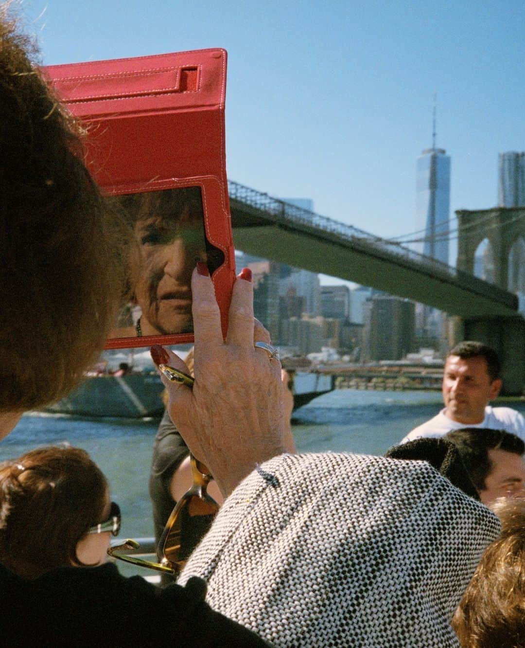 Dazed Magazineさんのインスタグラム写真 - (Dazed MagazineInstagram)「“My relationship with New York is Fievel’s dream of America,” photogorapher @arnold_daniel tells Dazed. "I’m a wide-eyed, emotional little mouse in a floppy hat and the streets are paved with cheese” 🐭🧀⁠ ⁠ As one of the most beloved chroniclers of New York street life, the photographer is “always chasing” those comic, odd, poignant, beautiful, frenetic, absurd moments that comprise each day in the life of the city that never sleeps.⁠ ⁠  His portraits of New Yorkers – taken in otherwise incidental moments as they go about their business – are the union of pure chance and his unique gift of spotting the “makings of a story”. “I operate on spontaneity,” he tells Dazed. “I’m a wandering collector.”⁠ ⁠ Arnold’s latest exhibition New York Life (named after @newyorklifegallery - the gallery in which it’s showing), brings together a selection of sublime pictures from his archive. ⁠ ⁠ Click the link in our bio to read the full interview and see more. 🔗⁠ ⁠ 📷 @arnold_daniel⁠ ✍️ @ohnoitsemilyd」11月25日 2時27分 - dazed