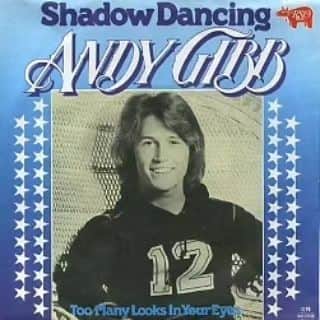 中村松江さんのインスタグラム写真 - (中村松江Instagram)「今日の一曲はAndy Gibbで『Shadow Dancing』です✨ アルバム「Shadow Dancing」に収録。 アンディ・ギブが1978年にリリースしたヒット曲です✨ 彼はビー・ジーズの三兄弟の弟なんですよね😄 やはりお兄さんたちと同じ声質でかっこいいです🎶 (№1541) #歌舞伎 #中村松江 #andygibb #shadowdancing」11月25日 8時14分 - matsue_nakamuraofficial