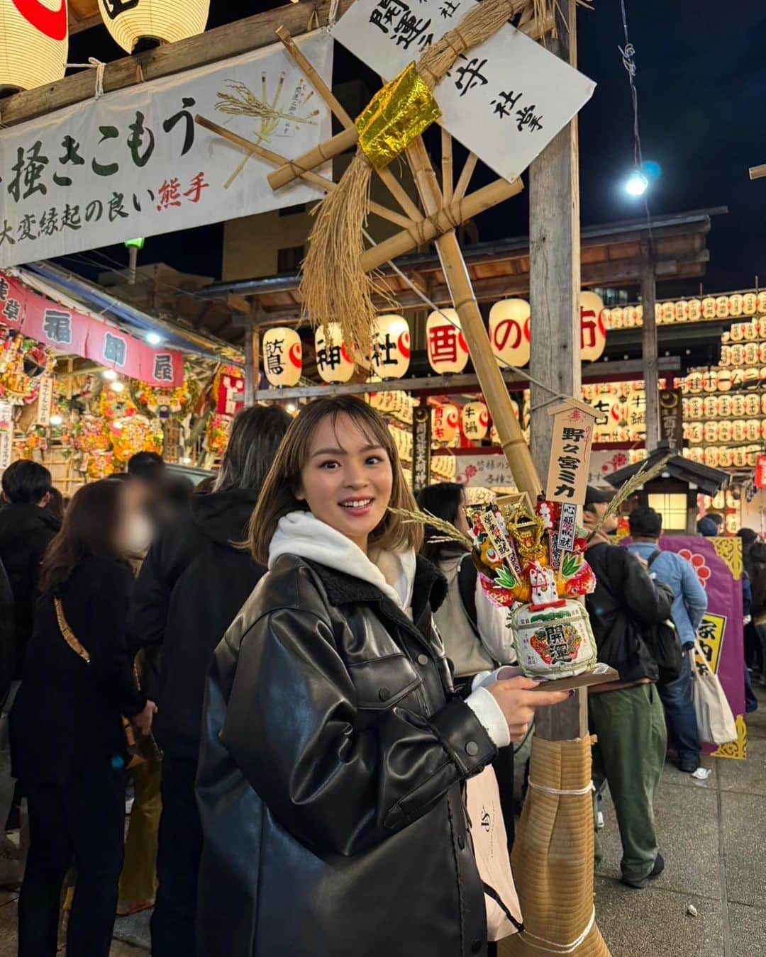 野々宮ミカさんのインスタグラム写真 - (野々宮ミカInstagram)「. 先日酉の市行ってきました☺️ 益々繁盛！！ またここから一年頑張っていきましょ❤️❤️❤️  #酉の市 #浅草 #繁盛 #熊手 #頑張りましょう #japan #asakusa」11月25日 8時10分 - nonomiyamika