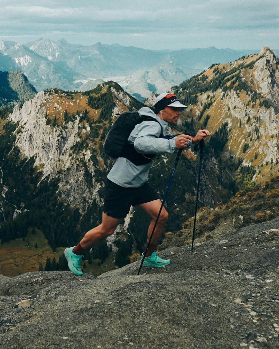 アークテリクスさんのインスタグラム写真 - (アークテリクスInstagram)「Max Kroneck (@maxkroneck) embarked on an extraordinary adventure in October, covering 432.9 km (214.3 miles) with an elevation gain of 21,430 meters (45,900 feet) in 7 days and 18 hours. Battling delays, cold weather, and physical challenges, Max’s journey unfolded through scenic ridges, stormy summits, and even a lost rain jacket.  Despite sore thighs, blisters, and doubts, his resilience and determination prevailed with 99.46 hours of motion. The journey from Lindau to Berchtesgaden showcases Max’s feat of endurance, pushing boundaries in the unpredictable embrace of the great outdoors.   Visit our trip report highlight to see more images and insights from Max’s journey.   #arcteryx」11月25日 2時50分 - arcteryx