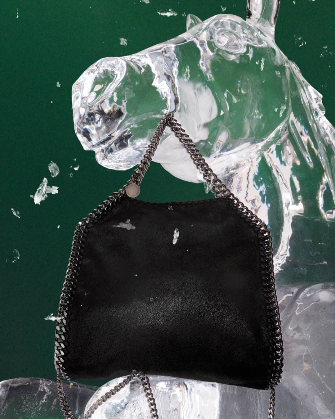 ステラ・マッカートニーのインスタグラム：「STELLABRATION: Stellabrate yourself this festive season with an iconic #Falabella, expertly crafted with cruelty-free materials.    Shop #StellaHoliday at link in bio.    Credits  Track: ‘Frozen’ by @Madonna    #StellaMcCartney #StellaSpring24 #crueltyfree #Vegan」