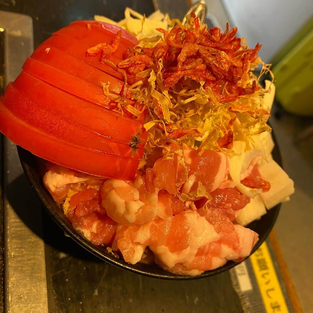 川村エミコさんのインスタグラム写真 - (川村エミコInstagram)「トマトなもんじゃ🍅😊 さっぱりもんじゃ！ 美味しいもんじゃ！  #写真の履歴で調べたらもんじゃ4年ぶり #おいしかったー #🥰 #ありがとうございましたもんじゃ」11月25日 3時18分 - kawamura_emiko