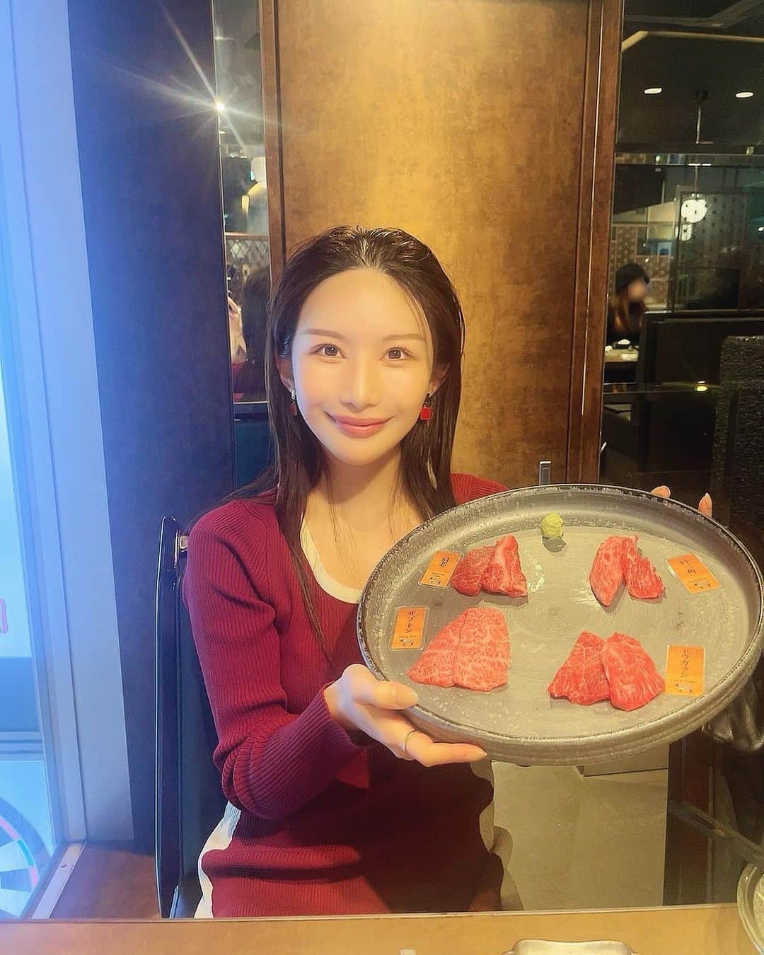 琴井ありささんのインスタグラム写真 - (琴井ありさInstagram)「この前友達の結婚祝いした時の🥳🎉  焼肉美味しかった🐷  . . .  #和牛焼肉やくにく #shinjukutokyo」11月28日 18時00分 - arisa_kotoi