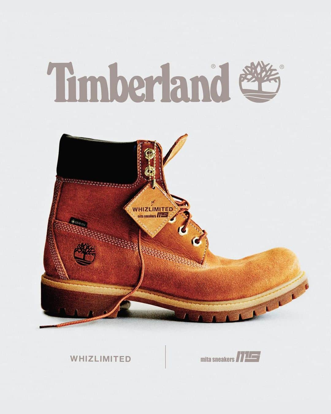 のインスタグラム：「Timberland 6IN PREMIUM VIBRAM GTX “GORE-TEX” “WHIZLIMITED x mita sneakers”   エイジングを楽しむコラボブーツ  1973年に世界初の完全防水レザーブーツとして誕生し、通称“イエローブーツ”とも呼ばれている＜ティンバーランド＞の傑作6インチブーツ。クラシックなスタイルはそのままに、LWG（レザーワーキンググループ）認定を受けているタンナリーで生産された「BETTER LEATHER」を採用。内部には保温性の高い「PrimaLoft® Insulation」や疲れを軽減し衝撃を吸収する「ANIT-FATIGUE TECHNOLOGY™」のフットベッドの搭載など、良好な履き心地でタウンからアウトドアまで幅広く活用できる定番アイテム。本作は、＜WHIZLIMITED＞と『mita sneakers』がチームアップした三者によるコラボレーションモデル。上質なスウェードとヌバックのコンビアッパーに足元をドライで快適に保つ防水透湿素材「GORE-TEX®」、グリップ力と耐久性に優れる「Vibram®」のラバーラグアウトソールを搭載して機能面をアップグレード。エンジニアブーツのように履き込むほどに魅力的なエイジングが楽しめるようにデザインされており、両者によるこだわりのアプローチによって再構築したスペシャルな1足。  Photo - @keitasuzuki_pd」