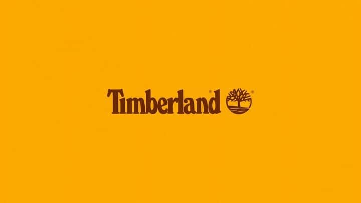 ミタスニーカーズのインスタグラム：「Timberland 6IN PREMIUM VIBRAM GTX “GORE-TEX” “WHIZLIMITED x mita sneakers”   エイジングを楽しむコラボブーツ  1973年に世界初の完全防水レザーブーツとして誕生し、通称“イエローブーツ”とも呼ばれている＜ティンバーランド＞の傑作6インチブーツ。クラシックなスタイルはそのままに、LWG（レザーワーキンググループ）認定を受けているタンナリーで生産された「BETTER LEATHER」を採用。内部には保温性の高い「PrimaLoft® Insulation」や疲れを軽減し衝撃を吸収する「ANIT-FATIGUE TECHNOLOGY™」のフットベッドの搭載など、良好な履き心地でタウンからアウトドアまで幅広く活用できる定番アイテム。本作は、＜WHIZLIMITED＞と『mita sneakers』がチームアップした三者によるコラボレーションモデル。上質なスウェードとヌバックのコンビアッパーに足元をドライで快適に保つ防水透湿素材「GORE-TEX®」、グリップ力と耐久性に優れる「Vibram®」のラバーラグアウトソールを搭載して機能面をアップグレード。エンジニアブーツのように履き込むほどに魅力的なエイジングが楽しめるようにデザインされており、両者によるこだわりのアプローチによって再構築したスペシャルな1足。  Movie + Photo - @keitasuzuki_pd  Music - @fkd_vbpk」