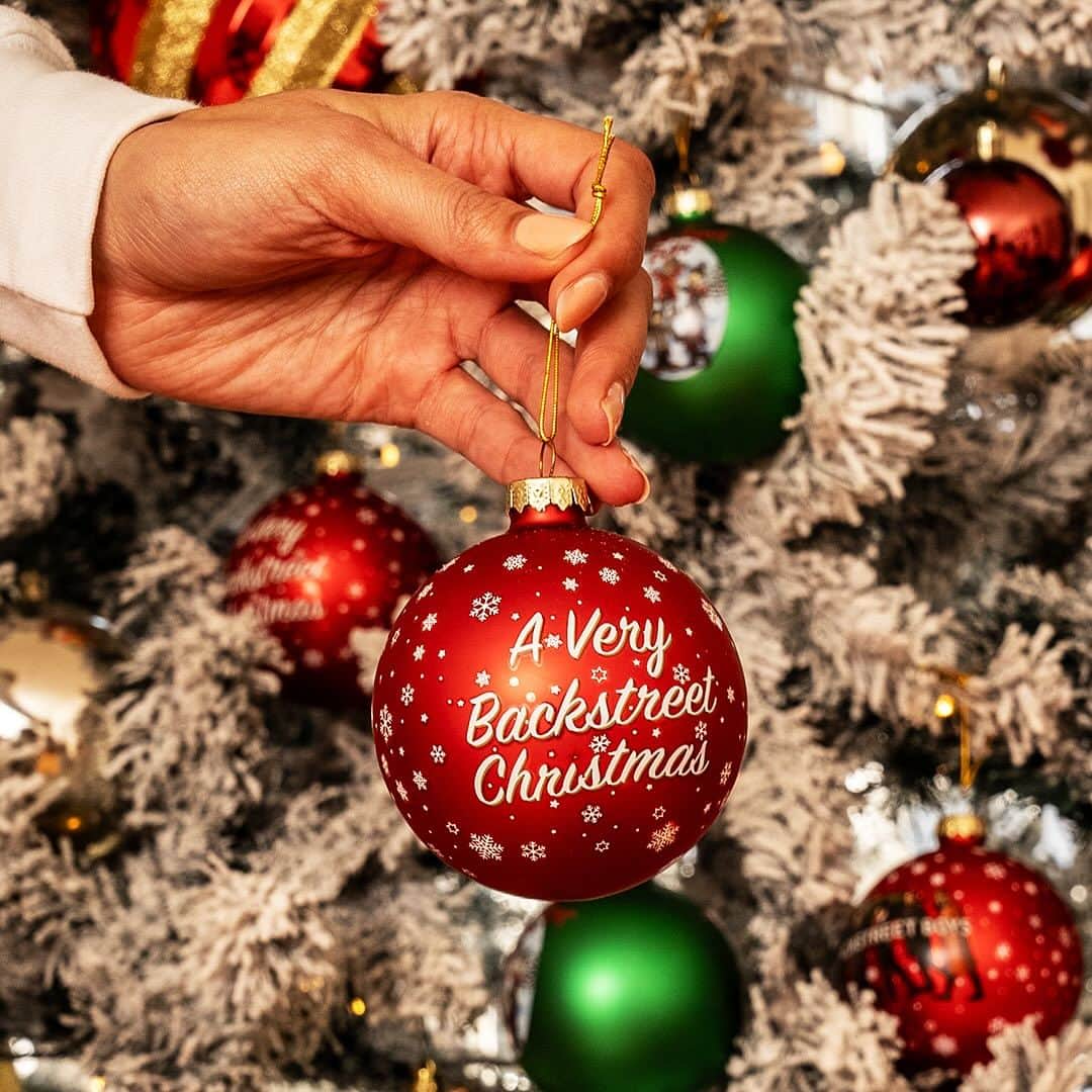 backstreetboysさんのインスタグラム写真 - (backstreetboysInstagram)「Get in the HO! HO! Holiday spirit with our Christmas merchandise line! 🎄🎁🎅🏻 Get up to 60% off storewide while supplies last.」11月25日 3時29分 - backstreetboys