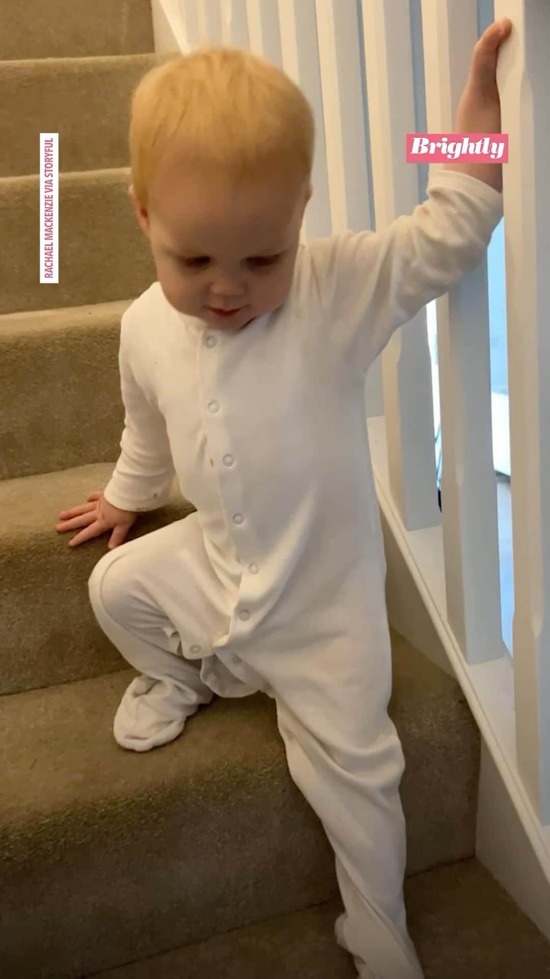 Good Morning Americaのインスタグラム：「This adorable toddler takes his precious time going down the stairs. 🥰  #Brightly #GoodNews #Toddler」