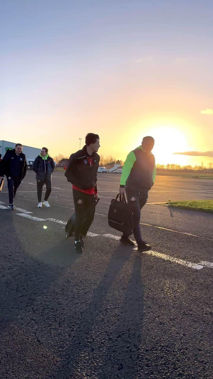 サンダーランドAFCのインスタグラム：「Travel: ✅ Return to action: ⏳  Let’s make the journey worth it — see you all tomorrow!   #SAFC #PLYSUN」