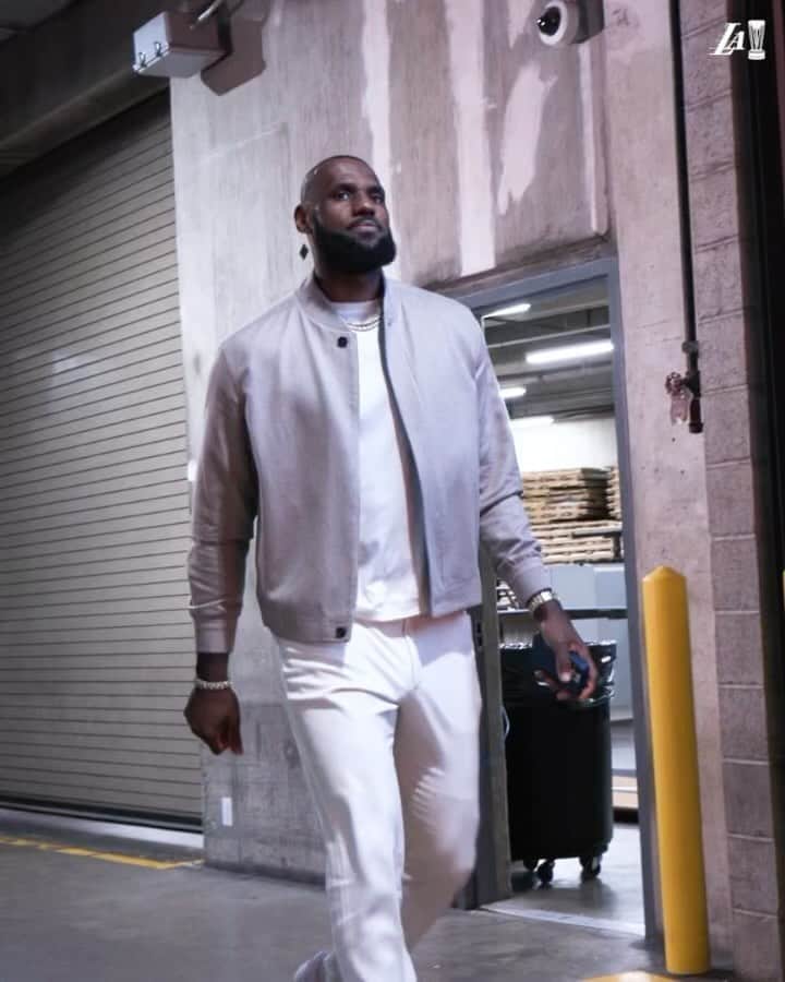 Los Angeles Lakersのインスタグラム：「Lakers clinched a spot in the top eight with a dub over Utah for In-Season Tournament action 🎥」