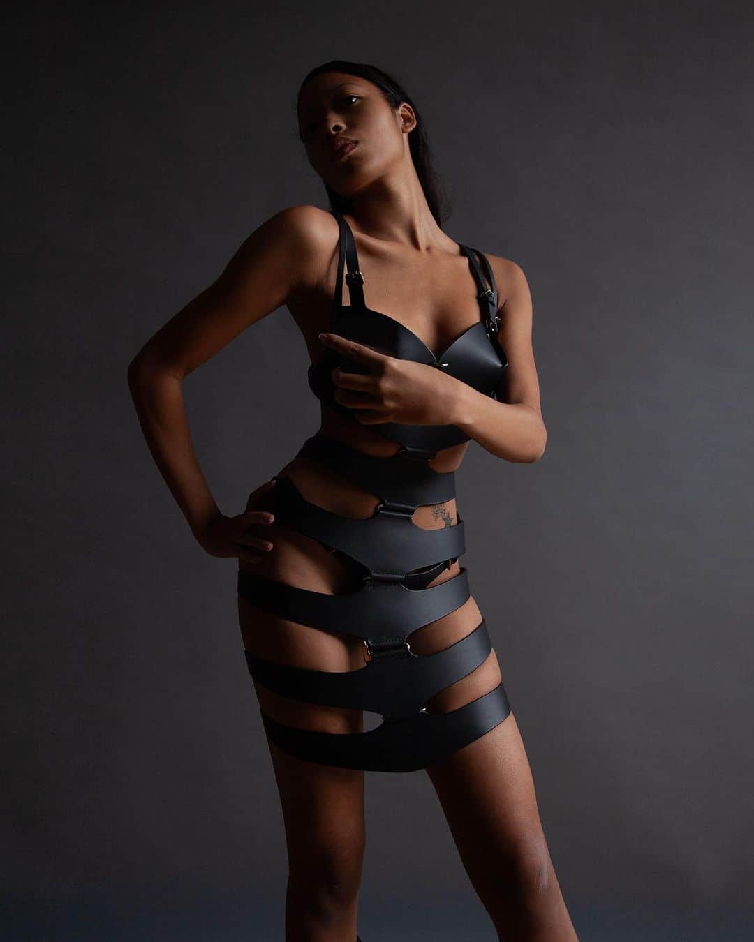フリートイリヤのインスタグラム：「- BLACK FRIDAY -  Like waiting for a shooting star, the rare occasion to own a piece of Fleet Ilya with a smaller price tag has arrived... Use code BF23STAR at checkout to enjoy 20% off.🤍 Ends Monday midnight 27.11.23 - Zahra is wearing The Waspie Dress & The Pierced Bra 🖤」