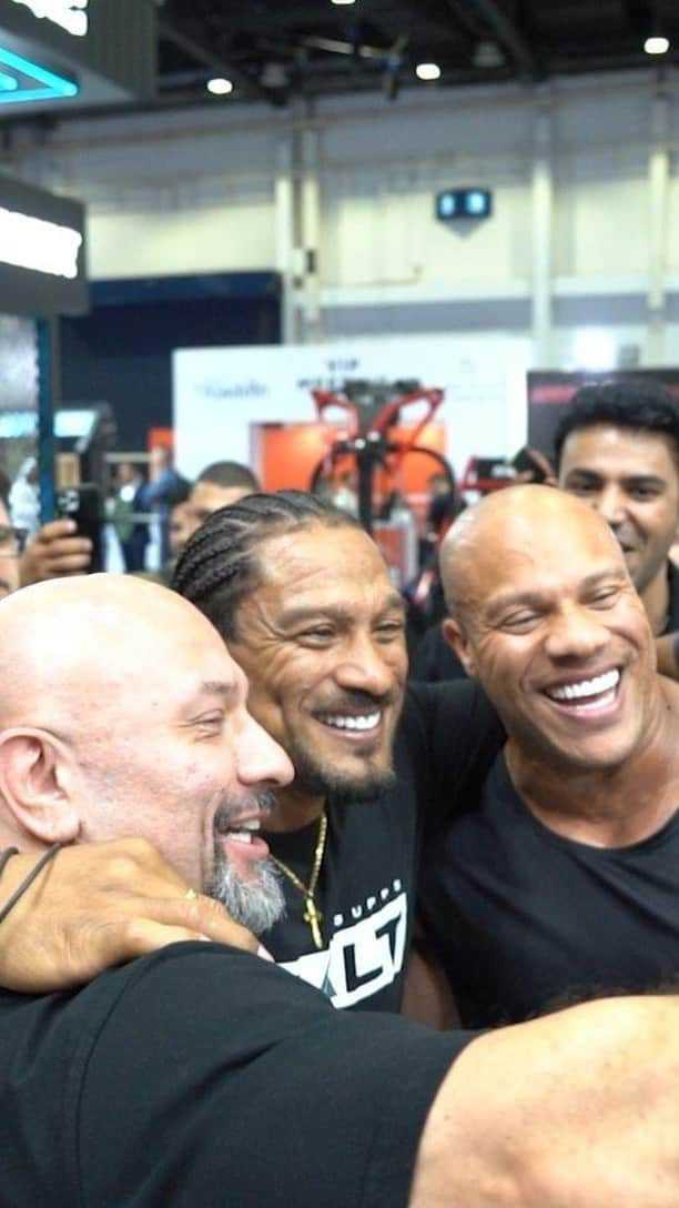 Phil Heathのインスタグラム：「This is the #panattapassion 💥💥💥💥 @dubaimuscleshow #2023  #panatta #panattalovers #fitness #bodybuilding #strength #strengthtraining #motivation #gymlife #mrolympia #athletes #ronniecoleman #yeahbuddy #dubai🇦🇪 #dubaimuscleshow」