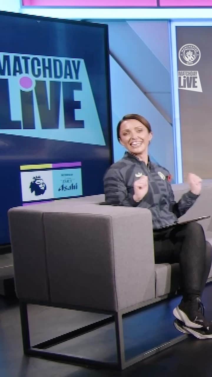 マンチェスター・シティFCのインスタグラム：「𝗠𝗔𝗧𝗖𝗛𝗗𝗔𝗬 𝗟𝗜𝗩𝗘 📺   Don’t miss this weekend’s show for the best City-centric build-up, analysis and reaction 🙌   ▶️ Saturday 25th Nov, 11.15 (UK)」