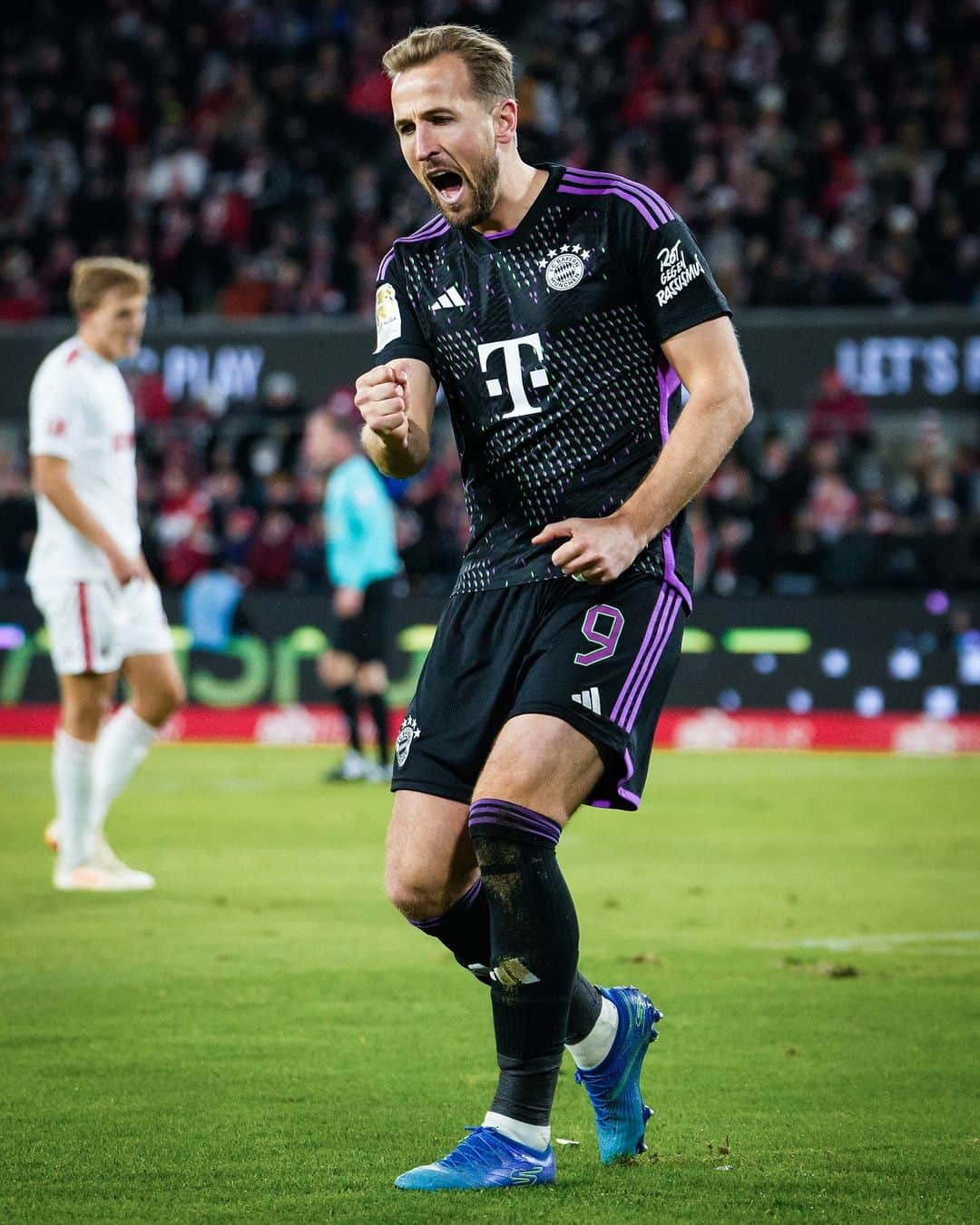 バイエルン・ミュンヘンのインスタグラム：「HARRY KANE ON THE REBOUND 🔥⚽  ⚫️🟣 #KOEFCB 0-1 (20')   #MiaSanMia」